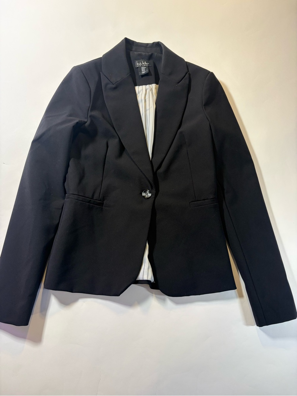 Black Single-Button Women's Blazer by bebe